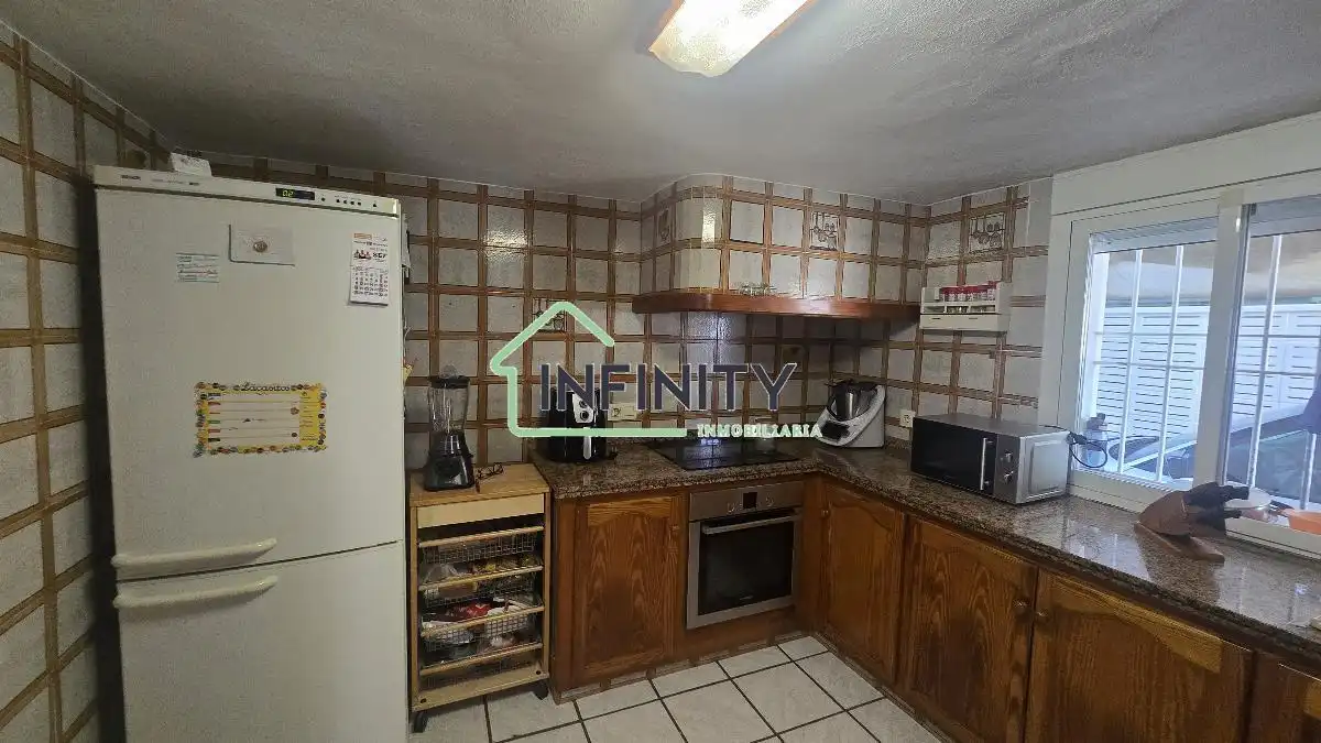 Cuina de Casa o xalet en venda en Oliva amb Aire condicionat, Terrassa i Traster
