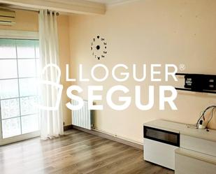 Sala d'estar de Pis de lloguer en Sant Andreu de la Barca amb Terrassa