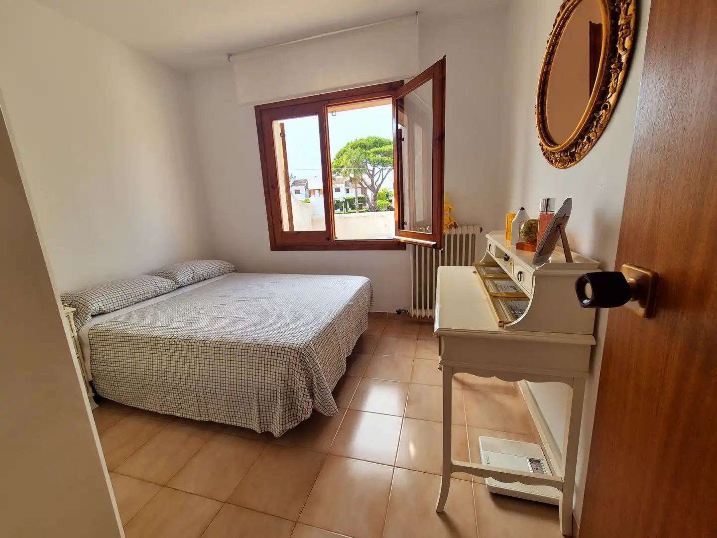 Habitación de Casa adosada en venta en Calonge i Sant Antoni con Calefacción, Terraza y Trastero