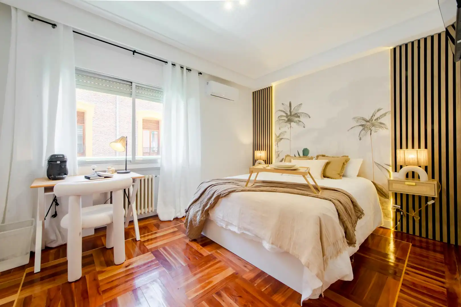 Bedroom of Flat for share in Madrid  with Air Conditioner, Heating and Washing machine