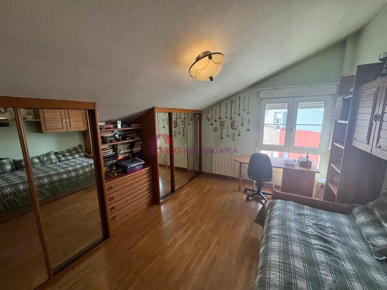 Habitación de Casa o chalet en venta en Alfoz de Quintanadueñas con Calefacción, Jardín privado y Amueblado