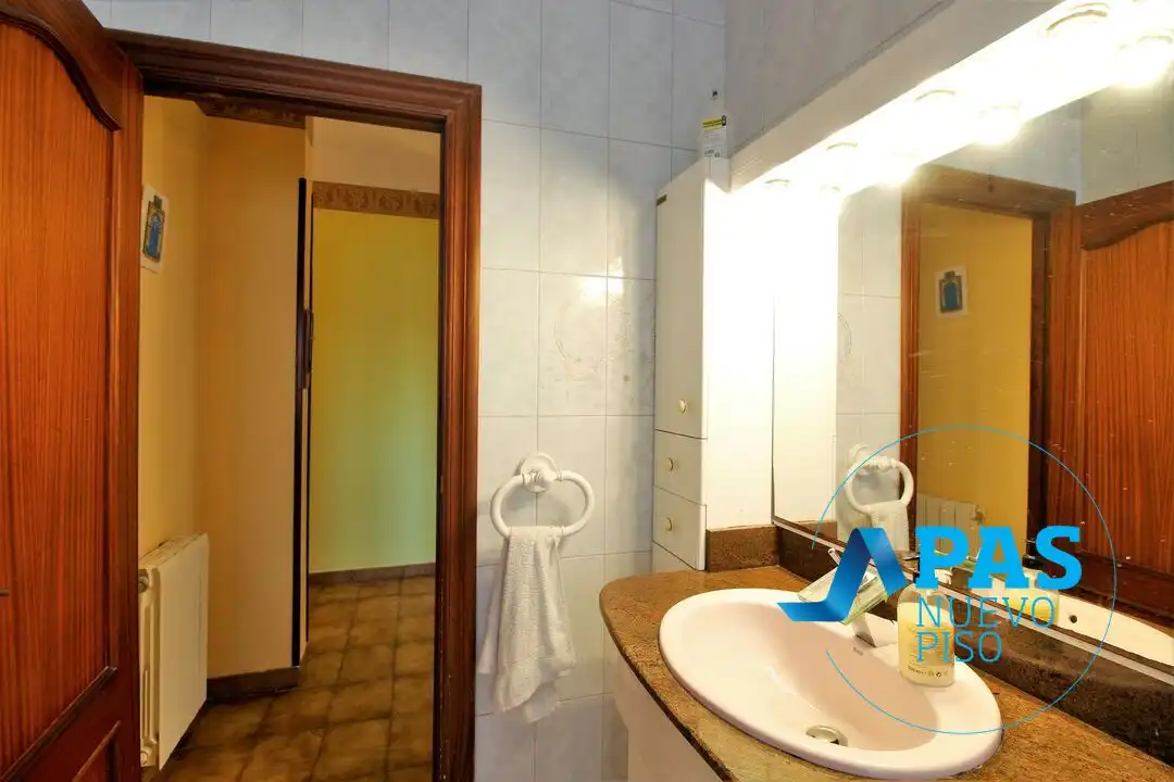 Bathroom of Houses for sale in Noja  with Heating, Private garden and Storage room