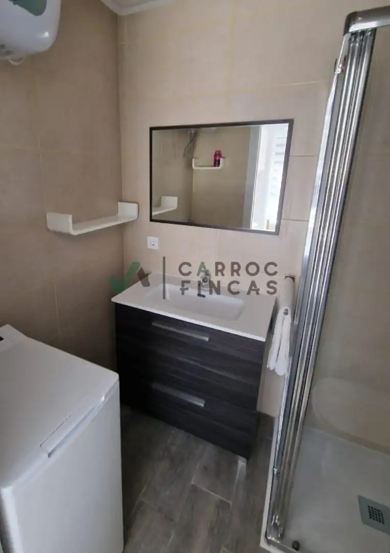 Badezimmer von Wohnungen zum Verkauf in Castell d'Aro, Platja d'Aro i s'Agaró mit Klimaanlage, Heizung und Möbliert