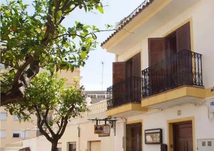Vista exterior de Casa adosada en venda en Calpe / Calp amb Aire condicionat, Jardí privat i Terrassa