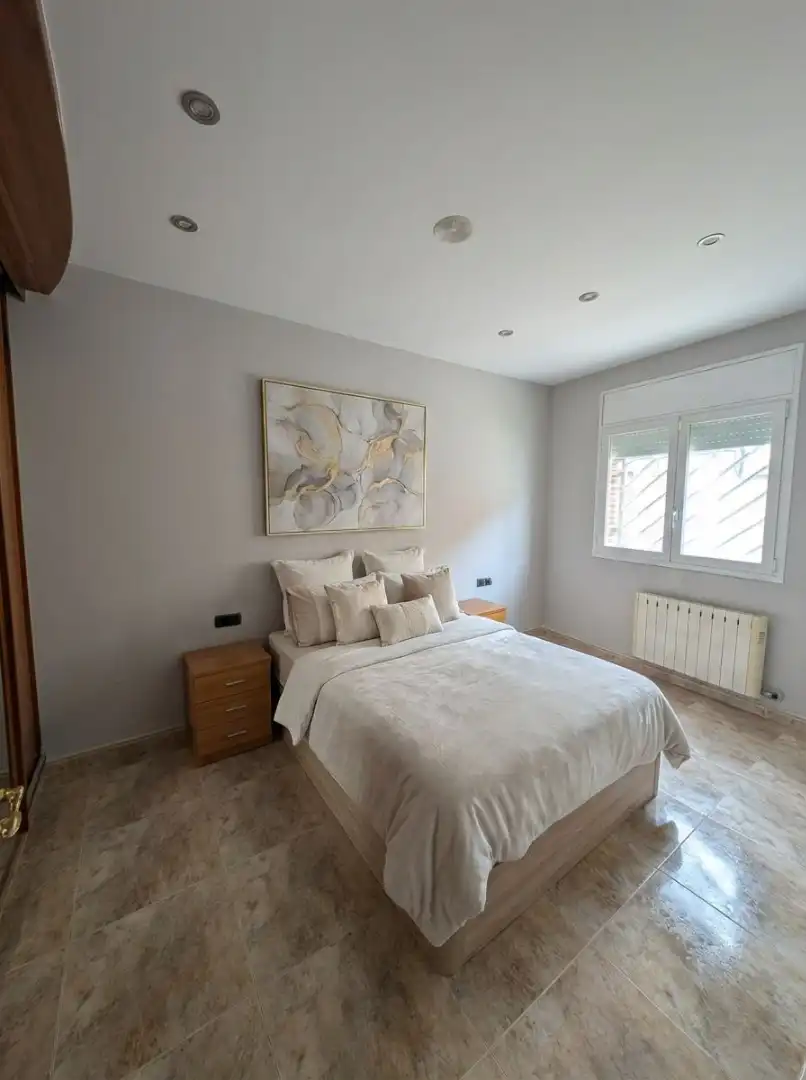 Habitación de Casa adosada en venta en Manresa con Calefacción, Terraza y Trastero