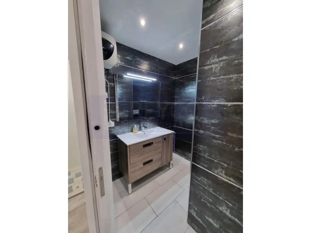 Office space with lift for sale in Edificios Lirios (Los), imagen 3