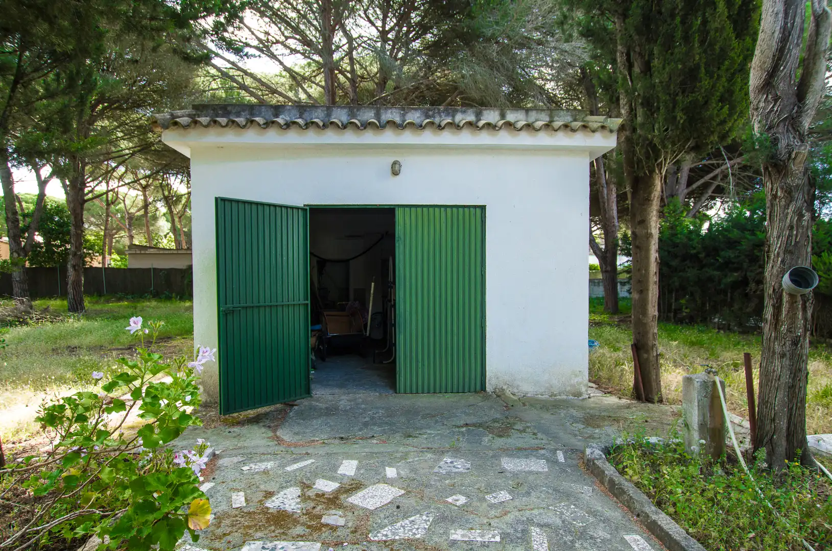 Vista exterior de Casa o xalet en venda en Chiclana de la Frontera amb Moblat