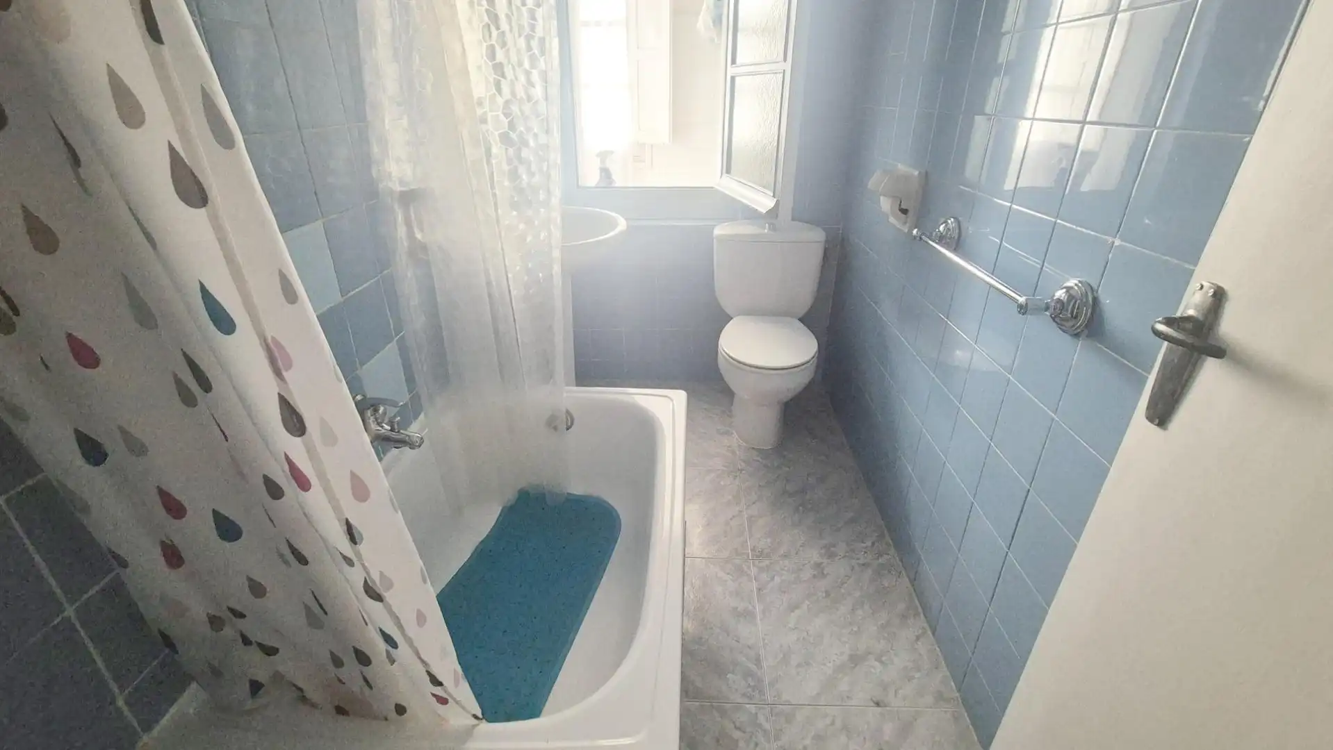 Bathroom of Flat for sale in Salamanca  with Heating
