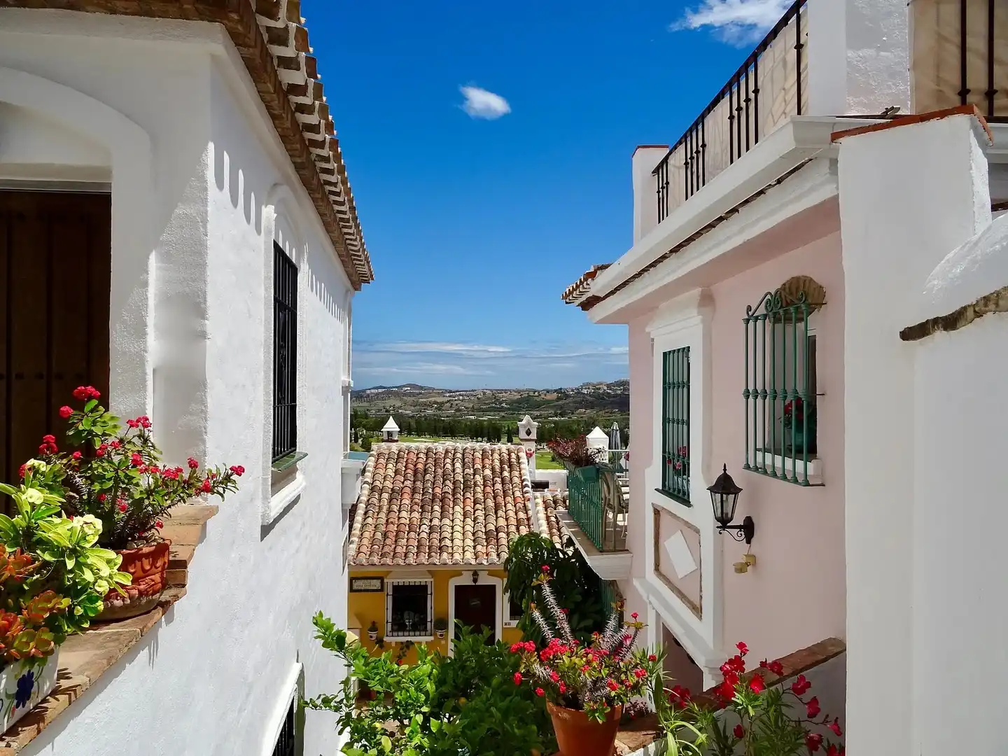 Vista exterior de Casa o xalet en venda en Mijas amb Aire condicionat, Calefacció i Jardí privat