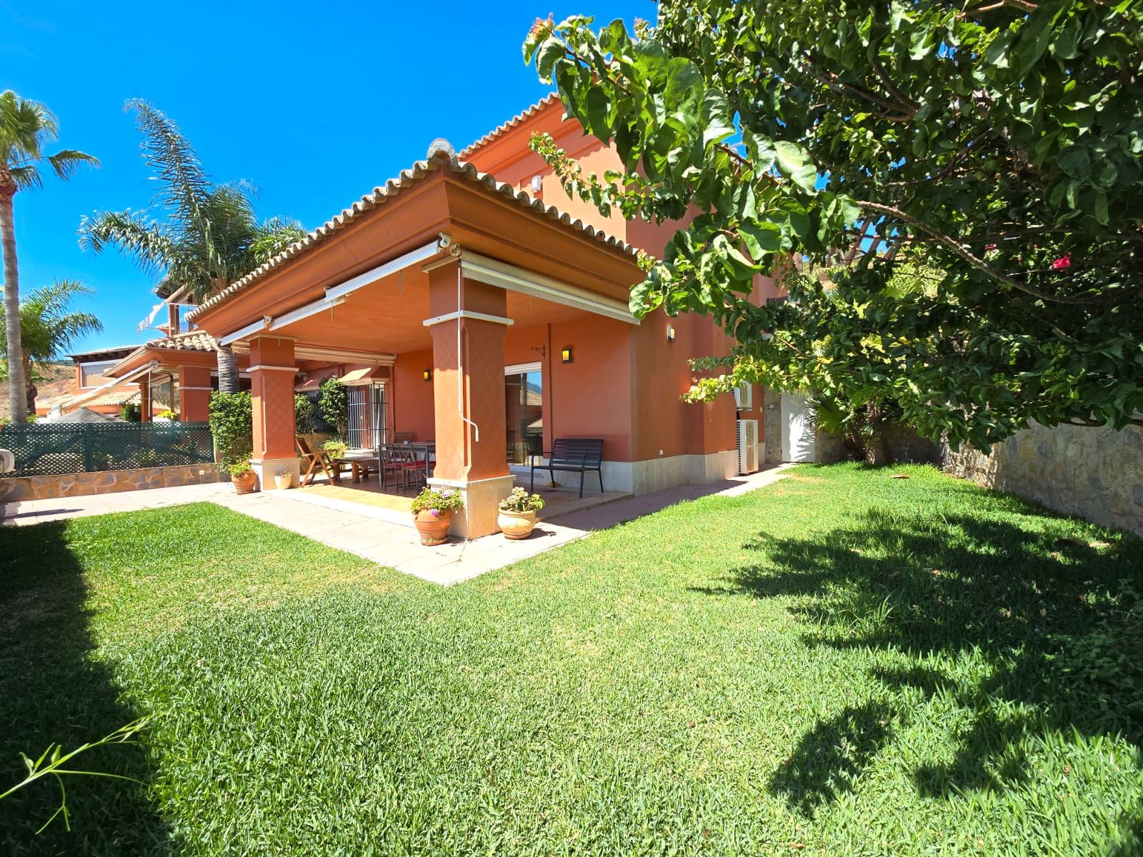 Jardí de Casa o xalet en venda en Marbella amb Aire condicionat, Jardí privat i Terrassa