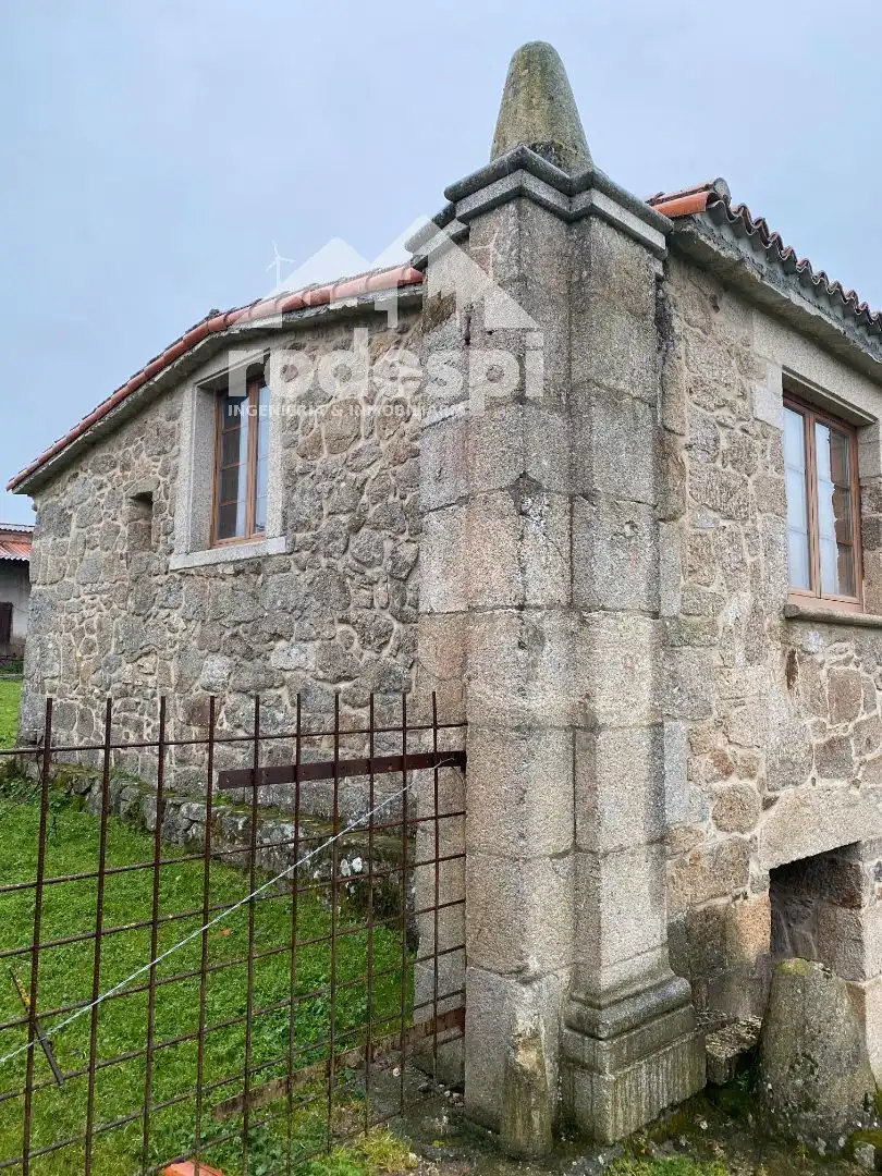 Exterior view of Buildings for sale in Pantón