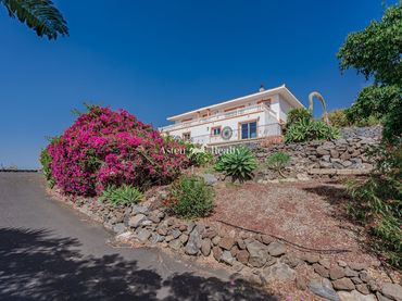 Casa con piscina en venta en de la Suerte