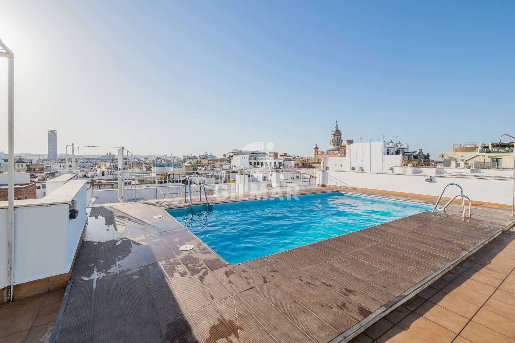 Swimming pool of Flat for sale in  Sevilla Capital  with Heating and Swimming Pool