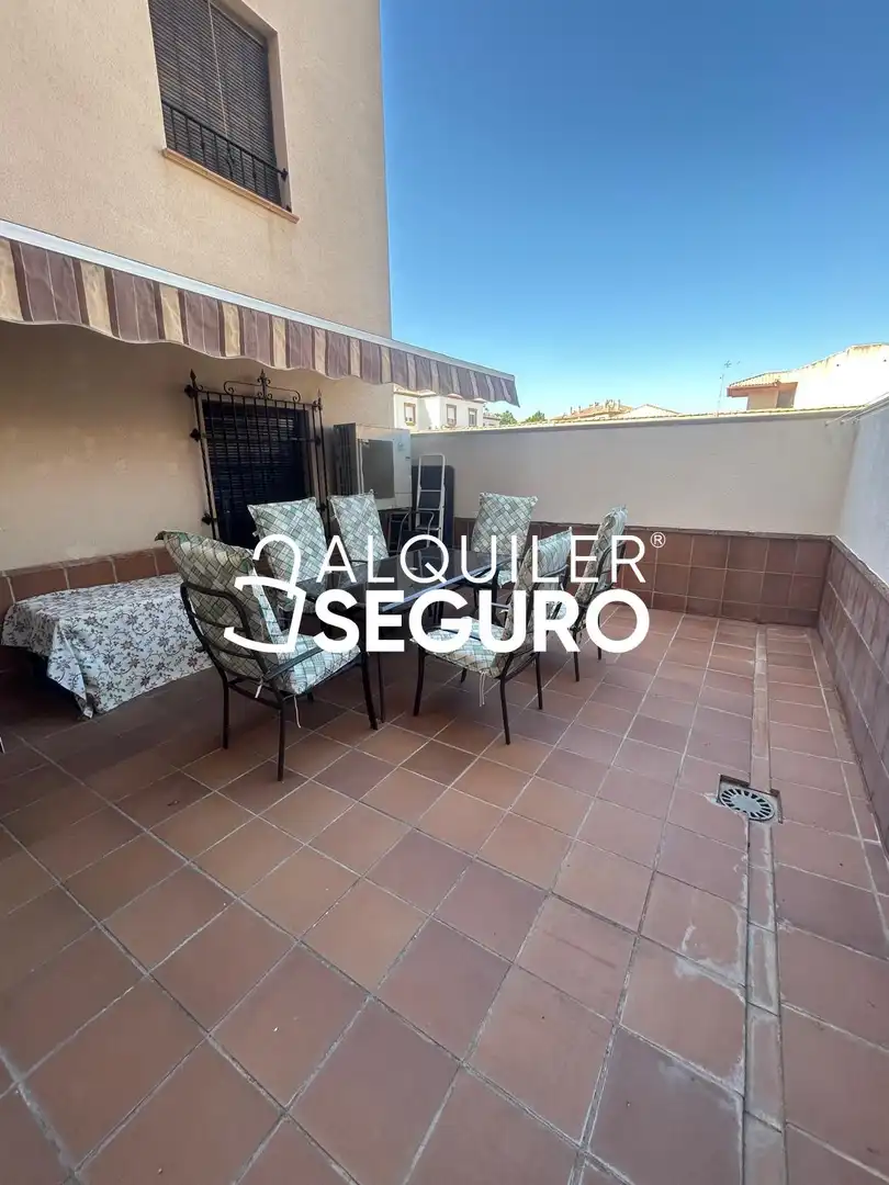 Terrasse von Wohnung zur Miete in La Zubia mit Klimaanlage, Heizung und Terrasse