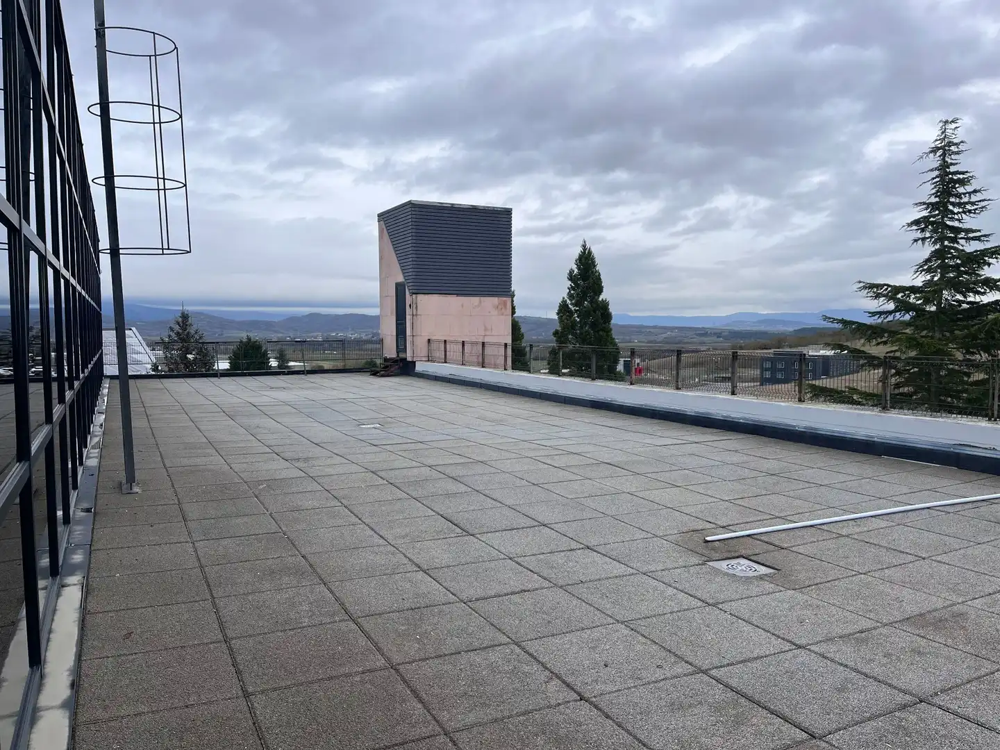 Terrasse von Gebäude zur Miete in Vitoria - Gasteiz
