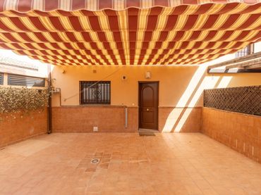 Casa bifamiliare in vendita a Calle Barcelona 3