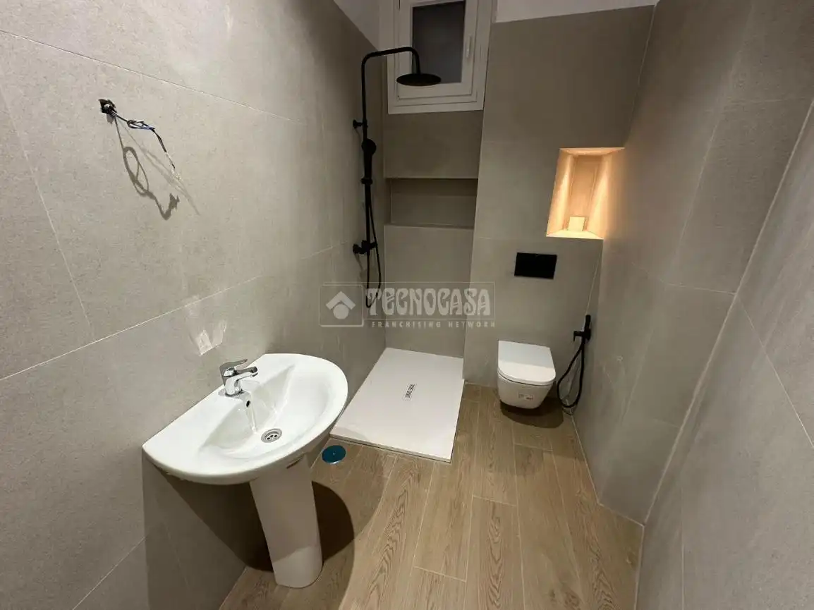 Badezimmer von Wohnung zum Verkauf in Meco mit Heizung