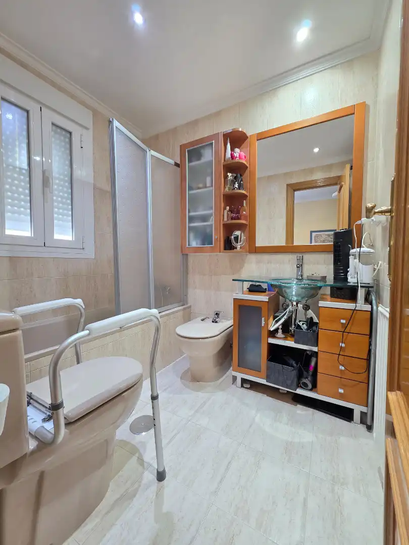 Bathroom of Detached homes for sale in Getafe  with Air Conditioner, Heating and Parquet flooring
