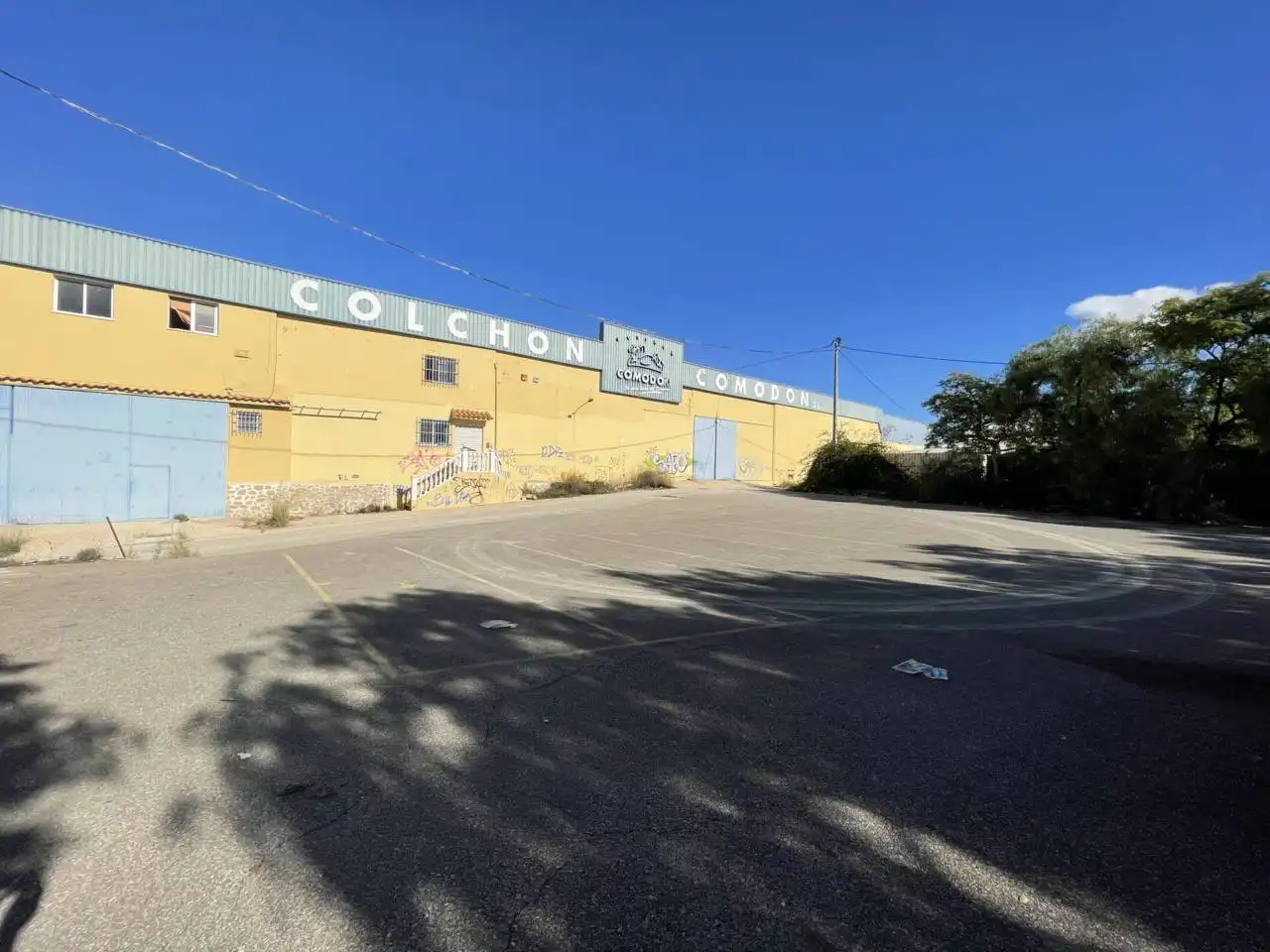Industriegebäude zum Verkauf in Mula