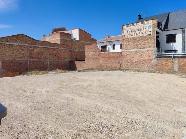Terreno residencial en Venta en Calle Miguel Hernández en Mengíbar