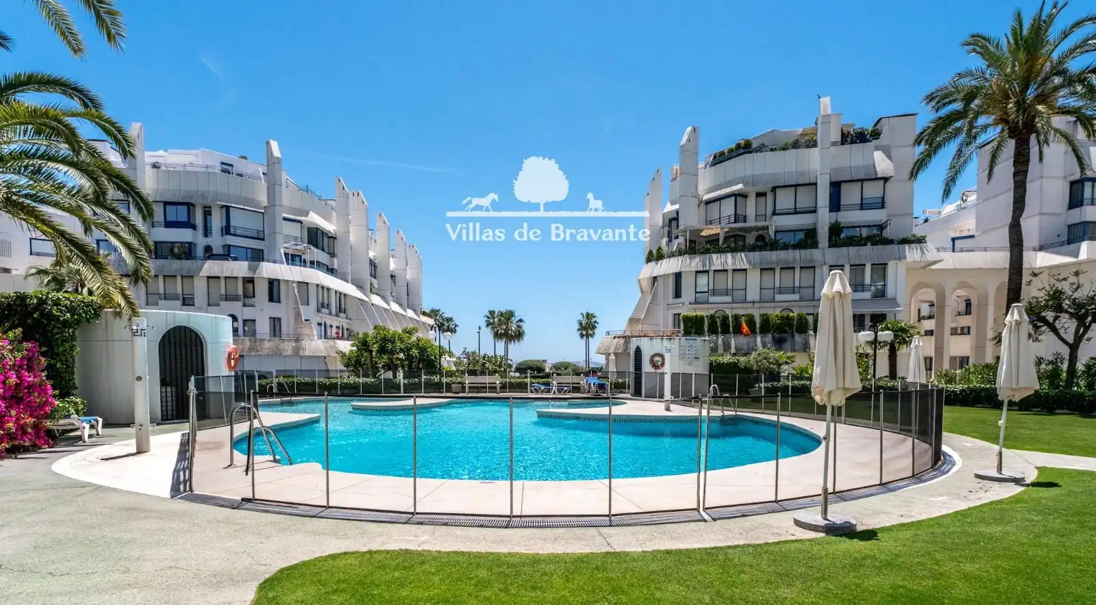 Vista exterior de Dúplex en venta en Marbella con Aire acondicionado, Calefacción y Parquet