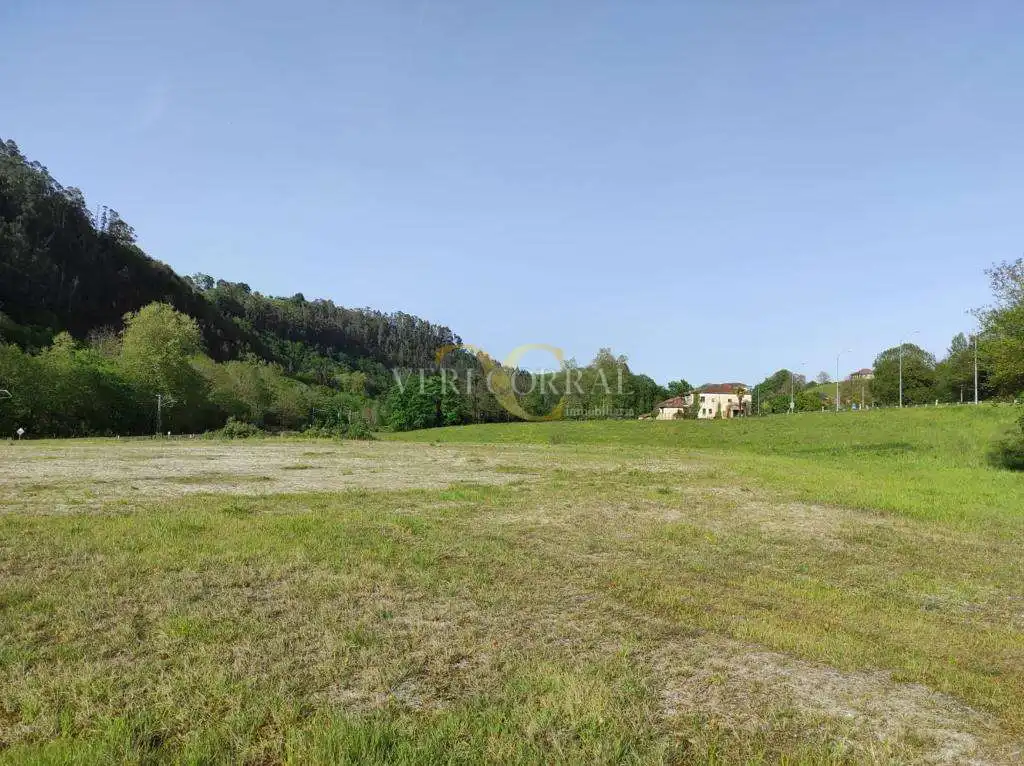 Terreno en venta en Infiesto, Piloña
