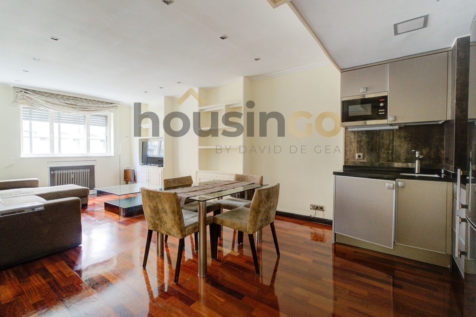 Vista exterior de Pis de lloguer en  Madrid Capital amb Aire condicionat, Parquet i Moblat