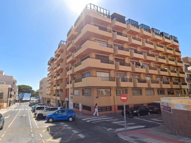 Vista exterior de Pis en venda en Granadilla de Abona amb Moblat i Balcó