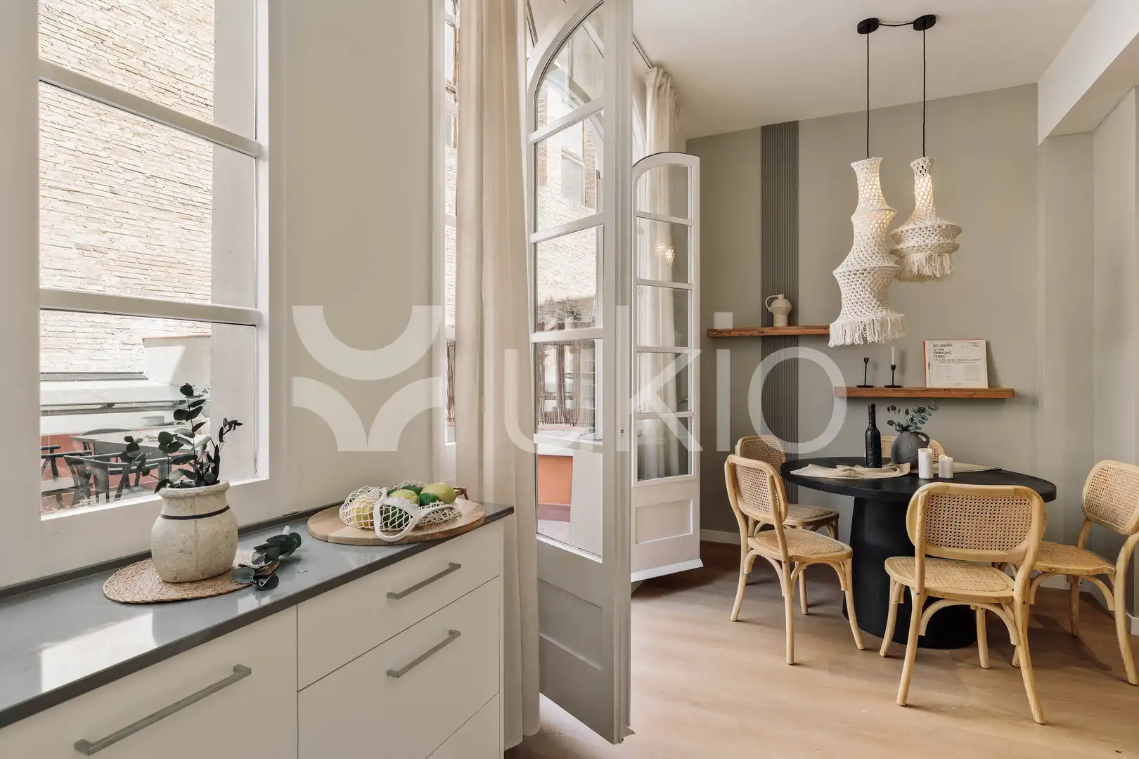 Cocina de Apartamento de alquiler en Barcelona con Aire acondicionado, Calefacción y Terraza