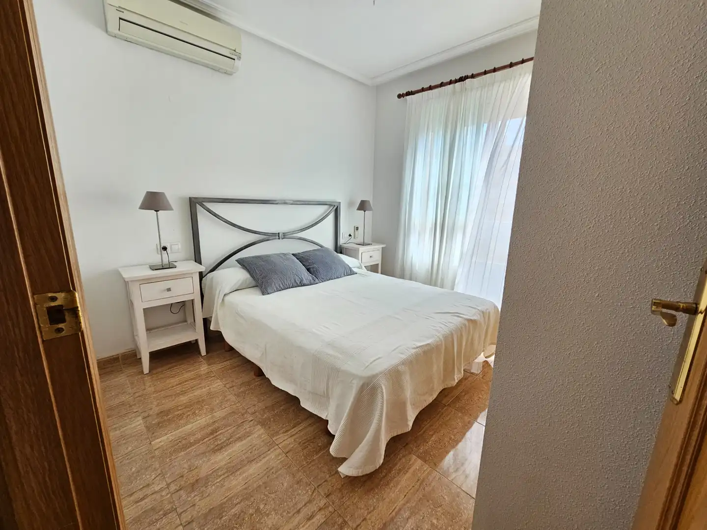 Schlafzimmer von Wohnungen zur Miete in San Pedro del Pinatar mit Klimaanlage, Heizung und Terrasse