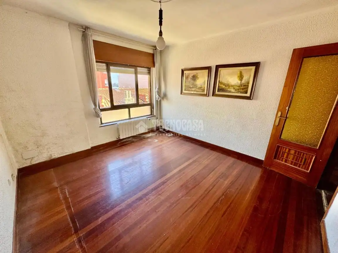 Habitación de Piso en venta en El Astillero   con Calefacción y Parquet