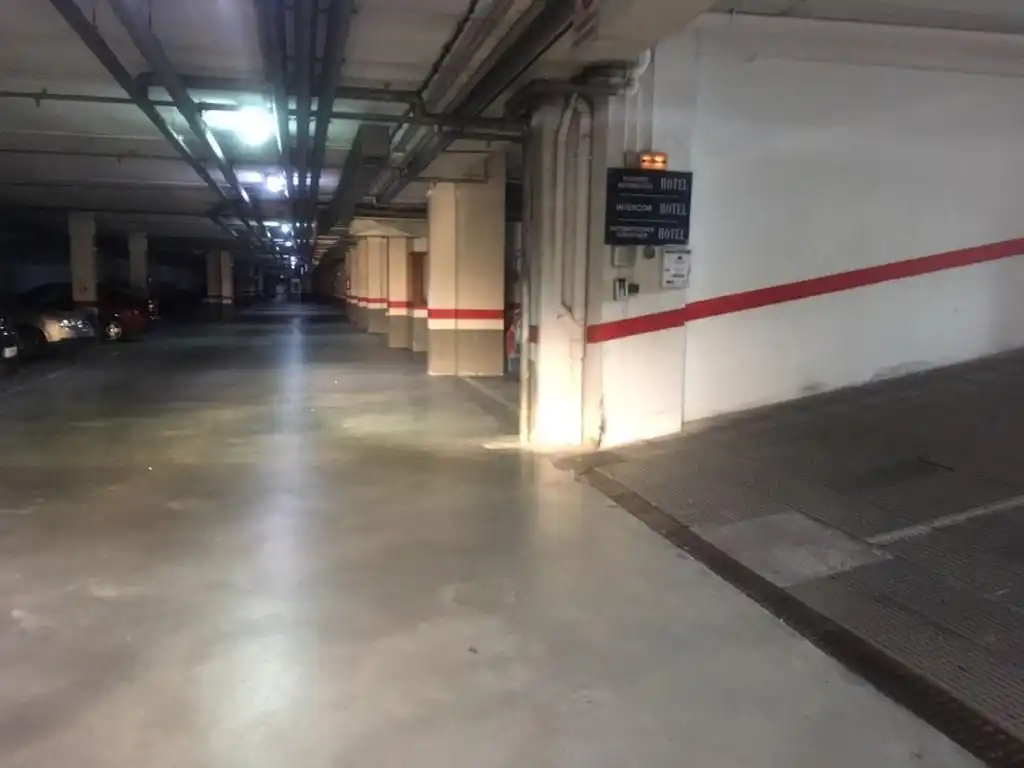 Aparcament de Garatge de lloguer en Mendebaldea - Ermitagaña