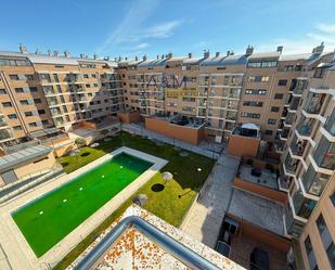 Vista exterior de Àtic en venda en Arroyo de la Encomienda amb Calefacció, Terrassa i Traster