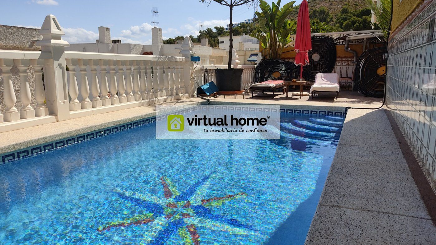 Piscina de Casa o xalet en venda en Benidorm amb Aire condicionat, Calefacció i Terrassa