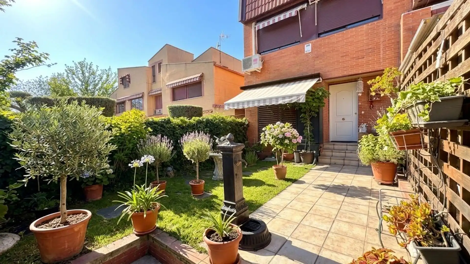 Jardín de Casa adosada en venta en Rivas-Vaciamadrid con Aire acondicionado, Calefacción y Jardín privado