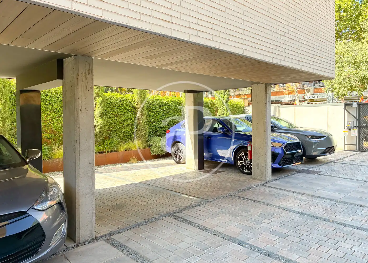 Parkplatz von Wohnung zur Miete in Madrid mit Klimaanlage, Heizung und Privatgarten