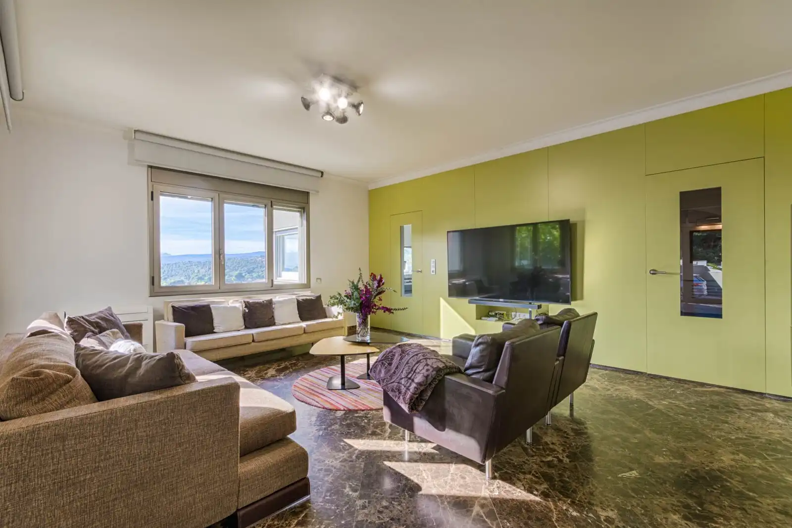 Sala de estar de Casa o chalet en venta en La Jonquera con Aire acondicionado, Calefacción y Jardín privado