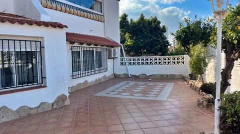 Foto 3 de Casa o chalet en venta en Marisol Park - Ortembach - Los Almendros, Alicante