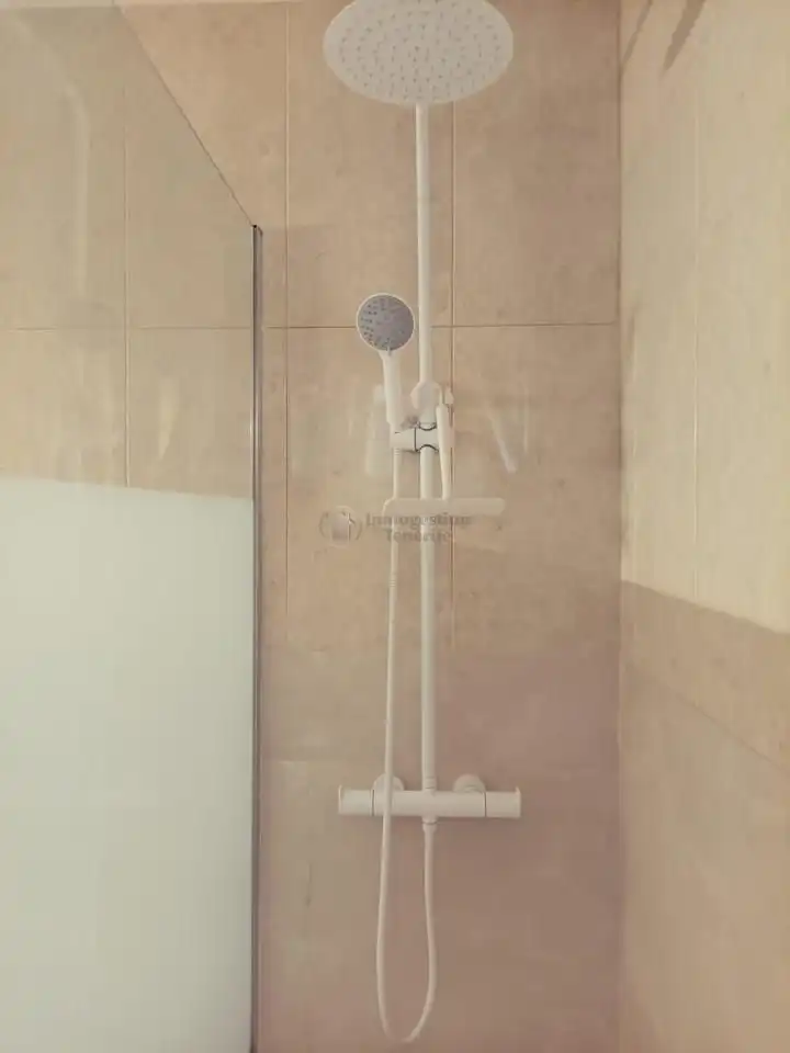 Bany de Apartament de lloguer en Arona amb Moblat, Balcó i Internet