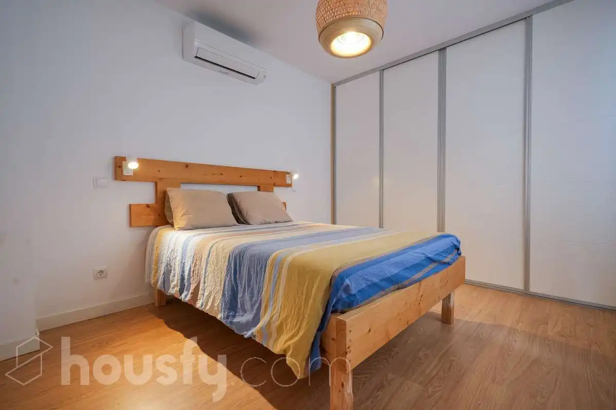Schlafzimmer von Einfamilien-Reihenhaus zum Verkauf in San Sebastián de los Reyes mit Klimaanlage, Heizung und Terrasse