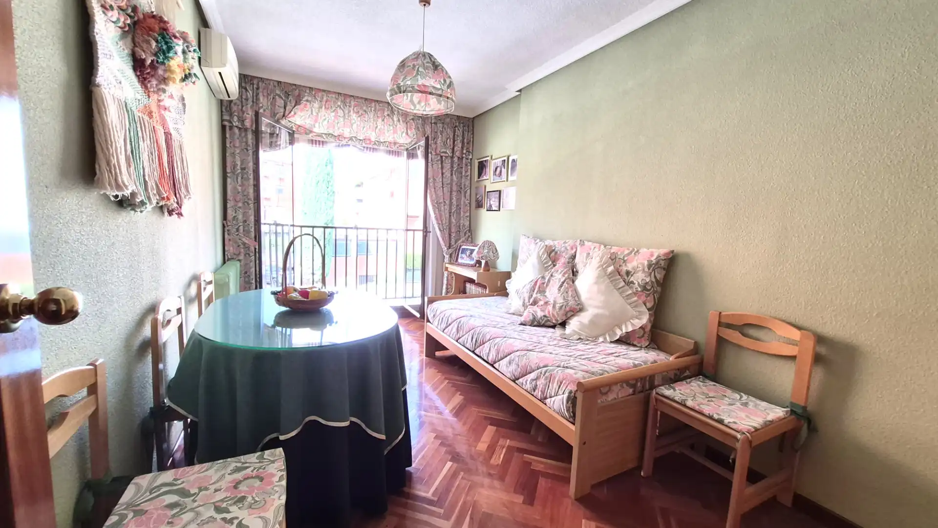 Dormitori de Casa o xalet en venda en Alcalá de Henares amb Aire condicionat, Calefacció i Parquet