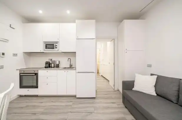 Cocina de Planta baja en venta en L'Hospitalet de Llobregat con Aire acondicionado y Horno