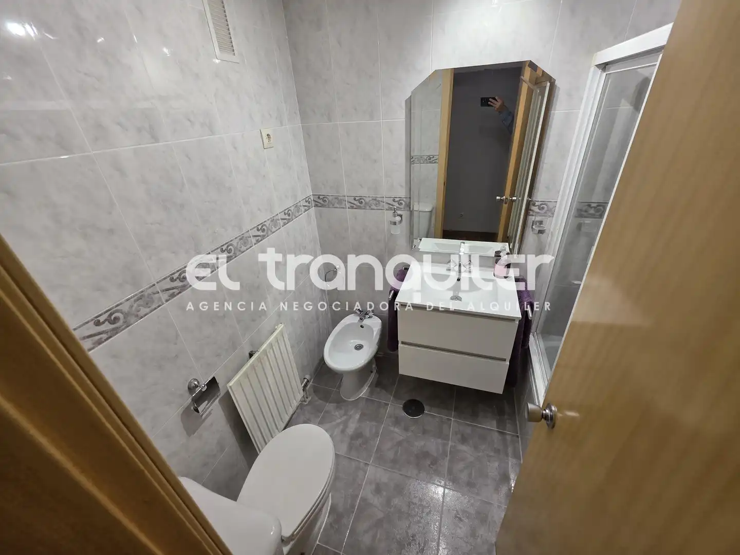 Baño de Piso de alquiler en Madrid con Aire acondicionado, Parquet y Amueblado