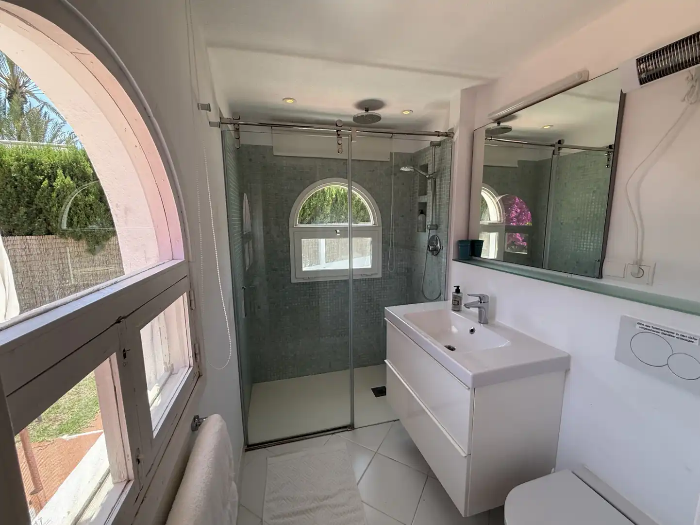 Bathroom of Houses for sale in Santa Eulària des Riu  with Air Conditioner, Heating and Terrace