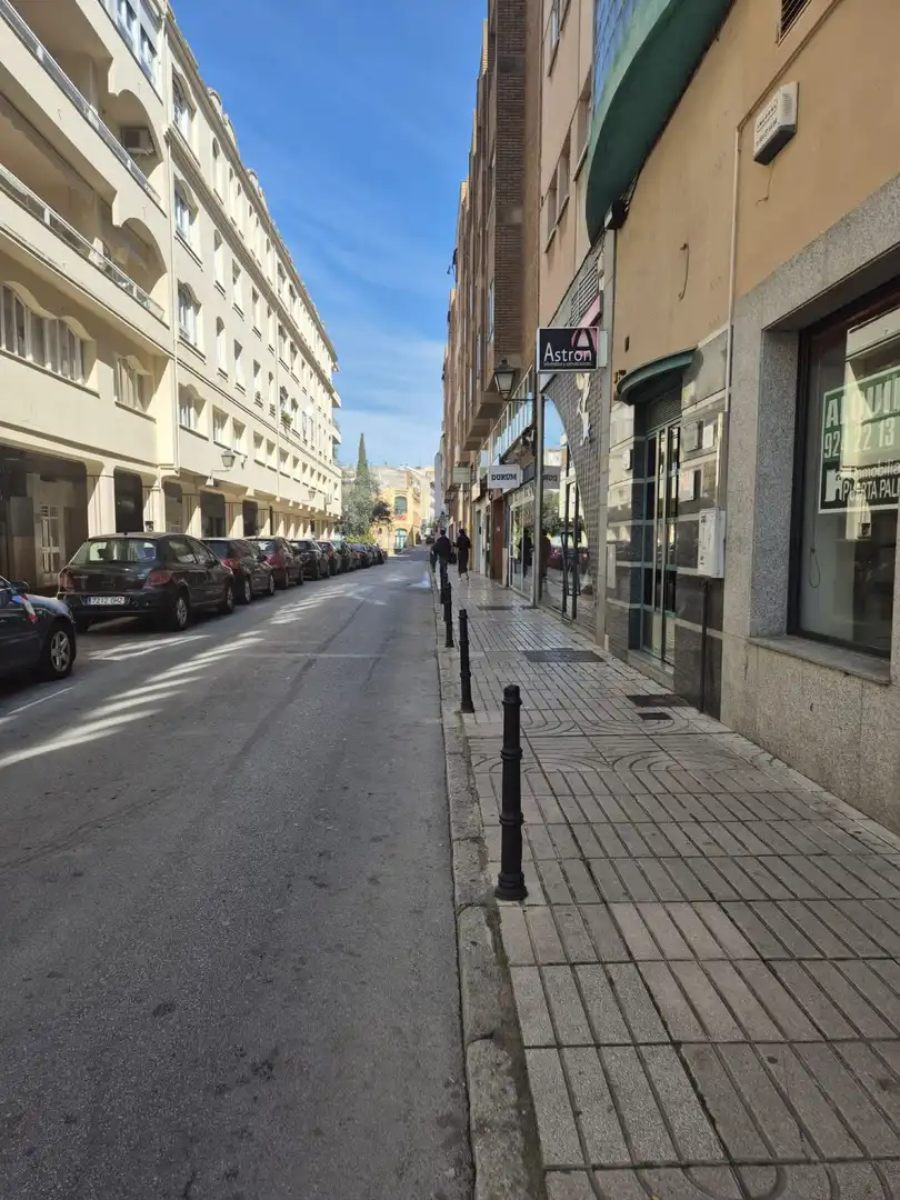 Exterior view of Commercial properties for rent in Badajoz  with Air Conditioner
