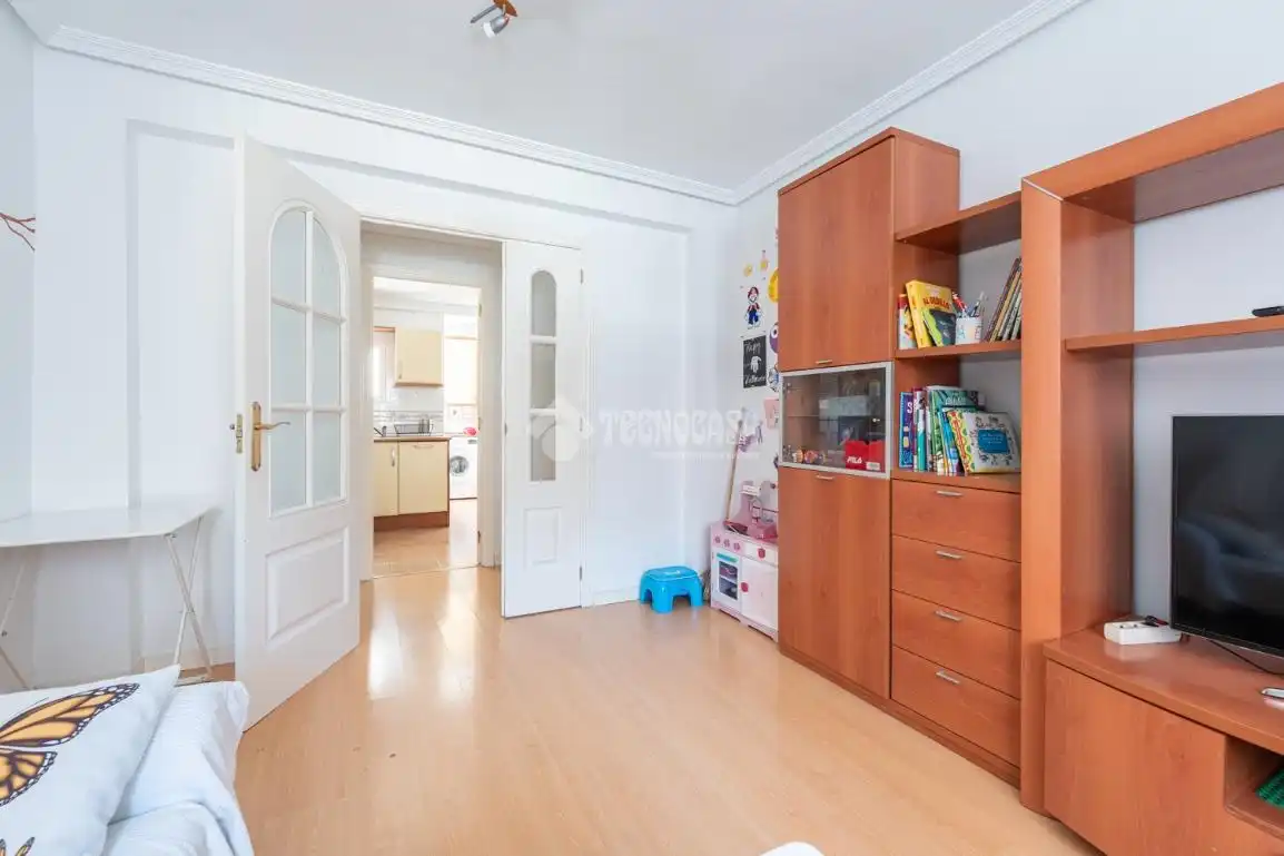 Bedroom of Flat for sale in Madrid  with Air Conditioner and Heating