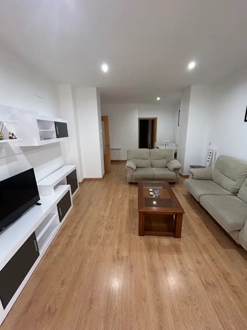 Sala d'estar de Pis de lloguer en Badajoz amb Calefacció, Moblat i Forn