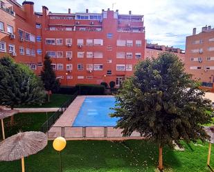 Exterior view of Flat for sale in Arganda del Rey  with Air Conditioner, Heating and Community pool