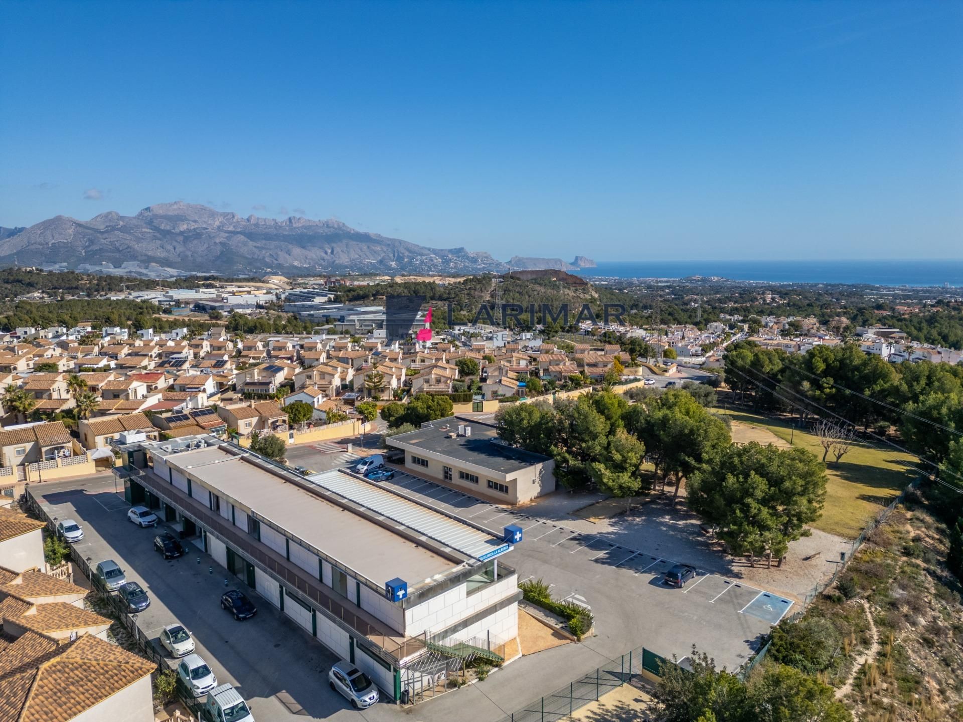 Vista exterior de Local en venda en Polop amb Aire condicionat