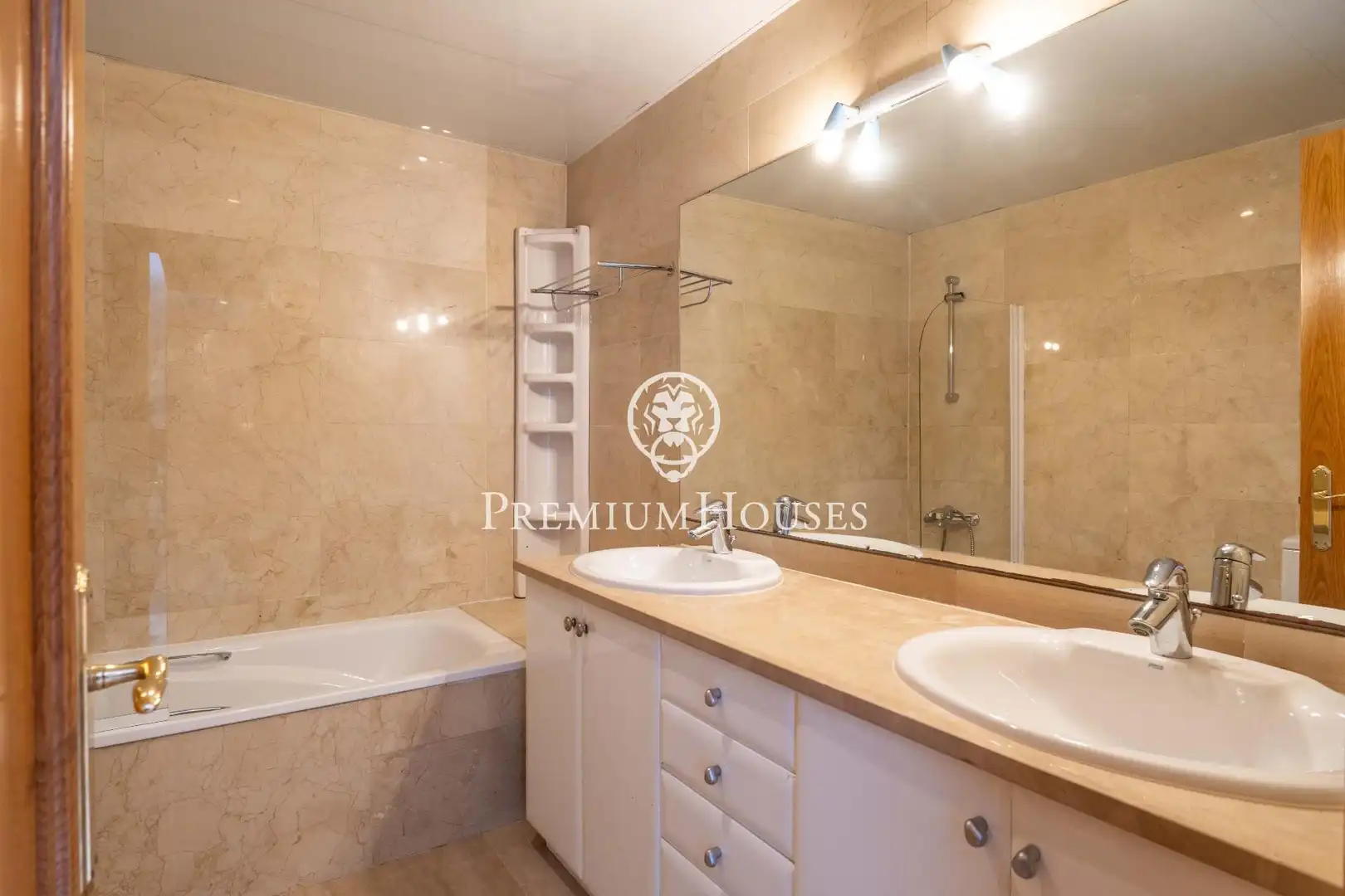 Bathroom of Attic for sale in Sitges  with Heating, Private garden and Terrace